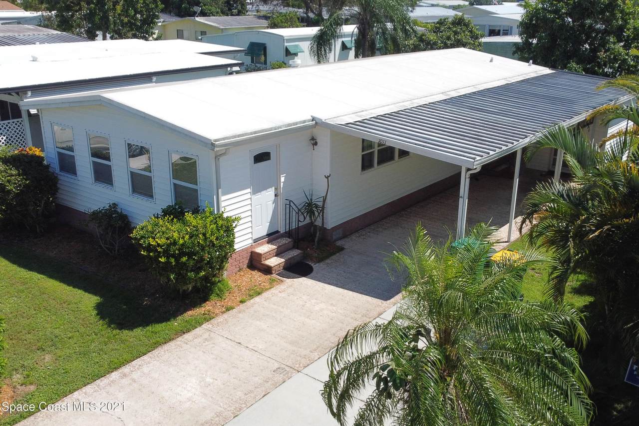 1011 Oriole Circle - Photo 1