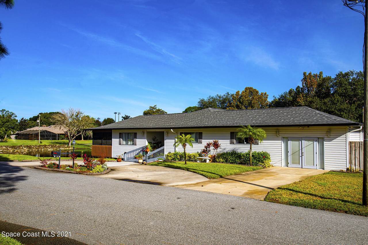 350 Pine Boulevard - Photo 1