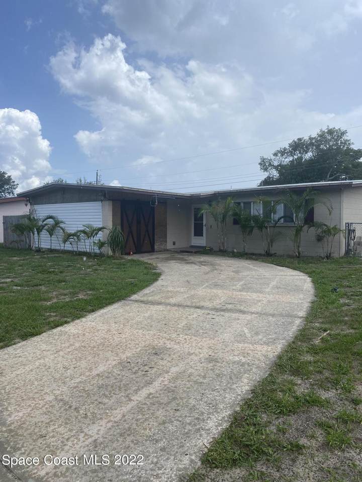 1565 Thoreau Street - Photo 1