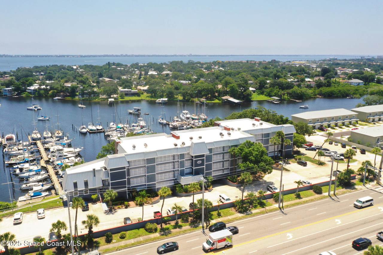 905 Harbor City Boulevard - Photo 1