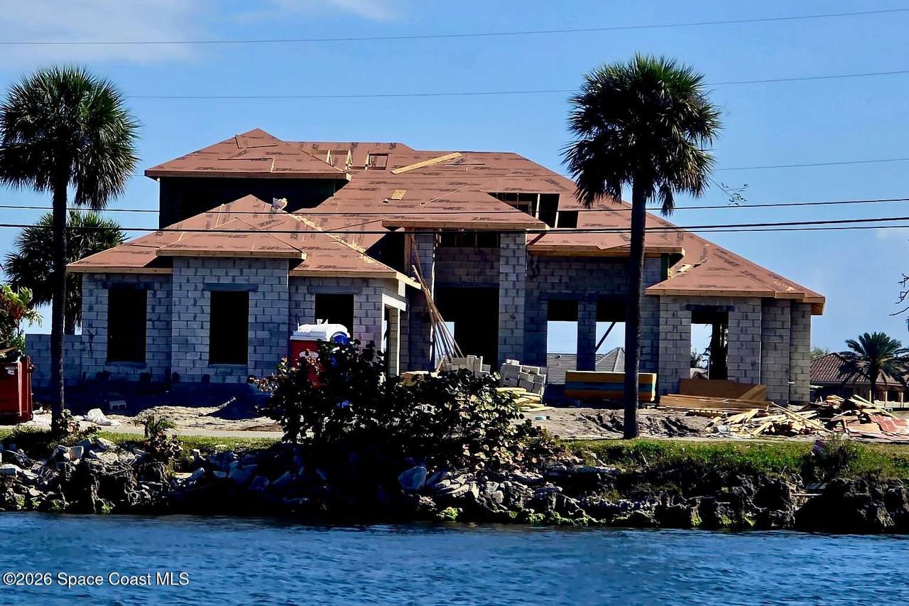 https://bt-photos.global.ssl.fastly.net/spacecoast/1280_boomver_2_1071785-2.jpg