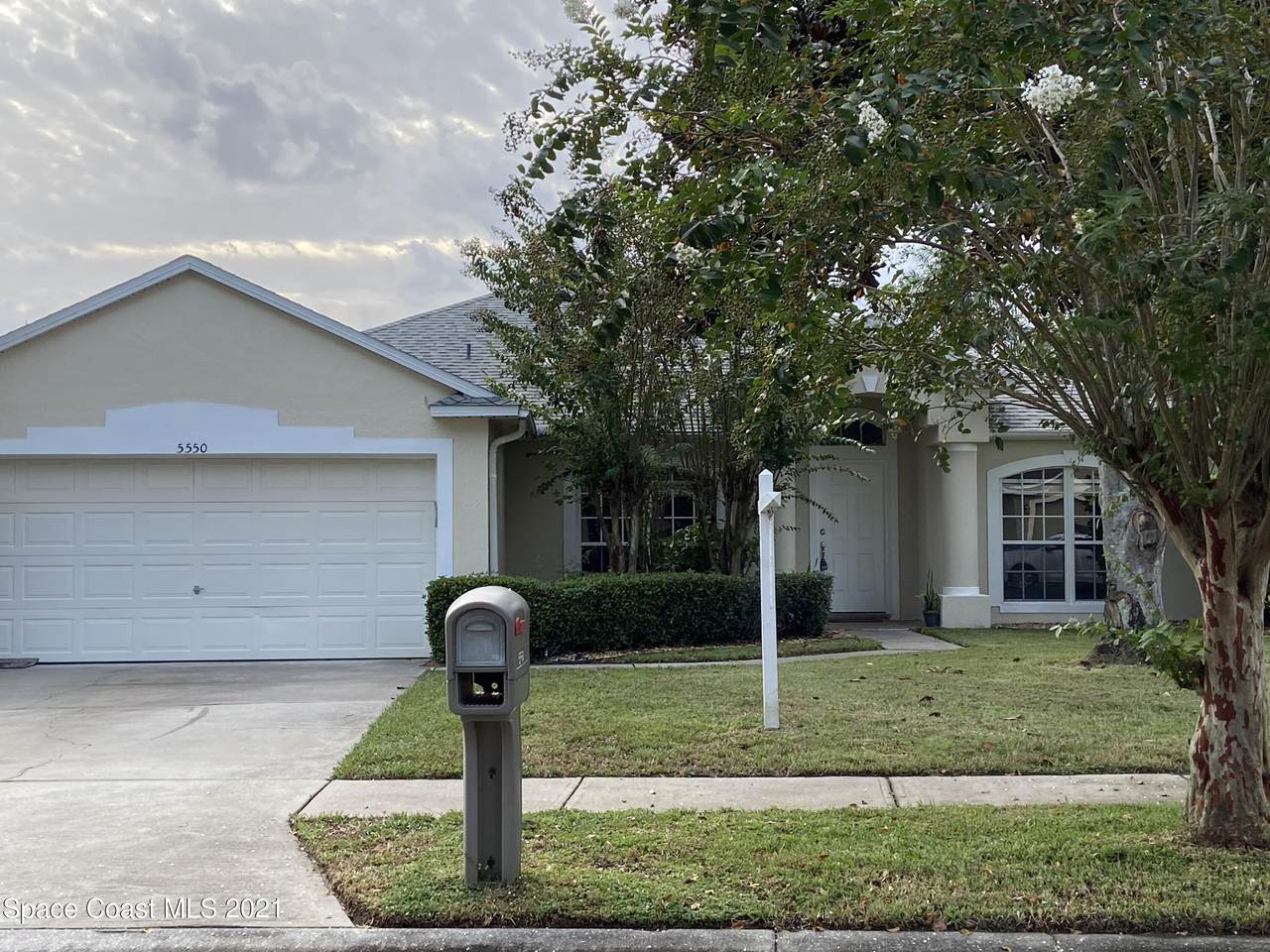 5550 Meadow Oaks Drive - Photo 1
