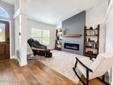 564 Hammond Street - Photo 4