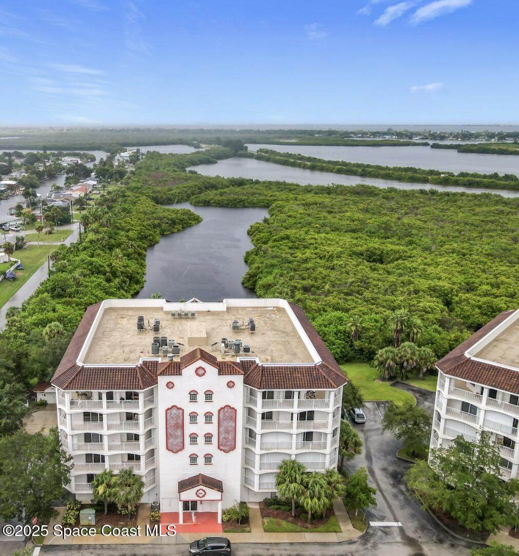 821 Del Rio Way - Photo 1