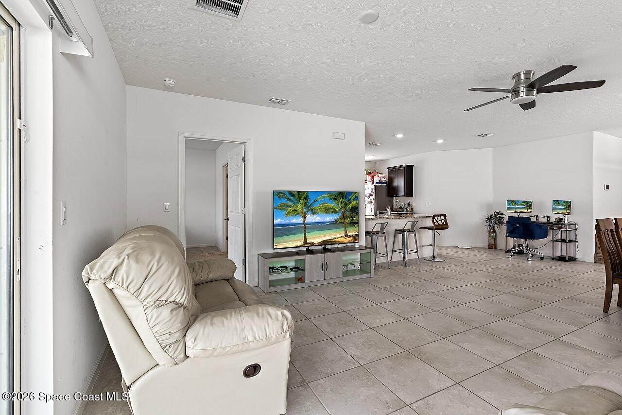 https://bt-photos.global.ssl.fastly.net/spacecoast/orig_boomver_1_1067064-2.jpg