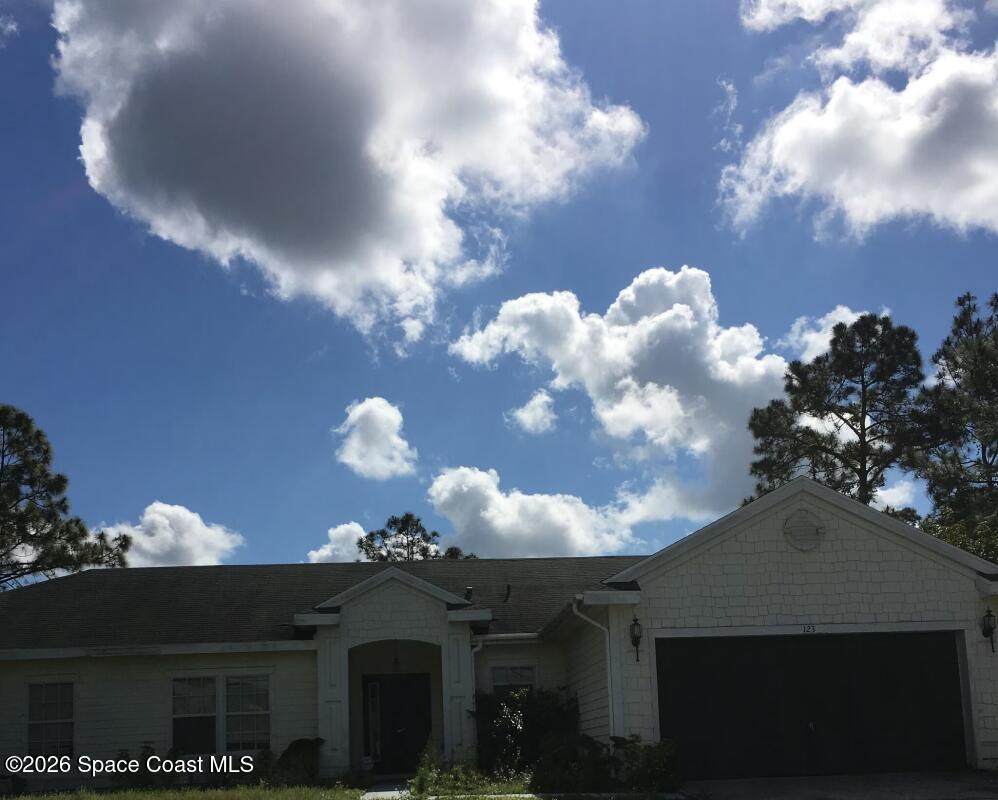 123 Carmelite Avenue - Photo 1