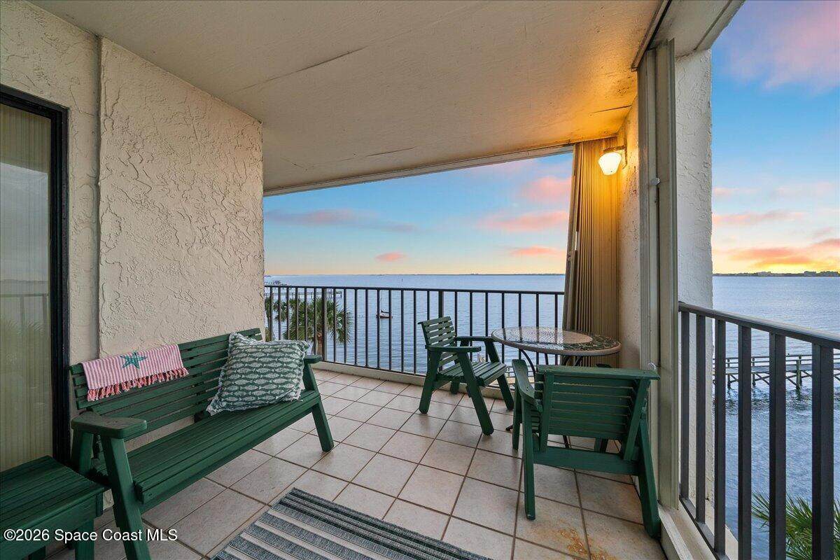 https://bt-photos.global.ssl.fastly.net/spacecoast/orig_boomver_1_1071400-2.jpg