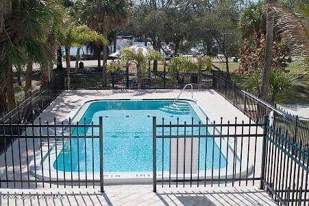 https://bt-photos.global.ssl.fastly.net/spacecoast/1280_boomver_1_1072206-2.jpg