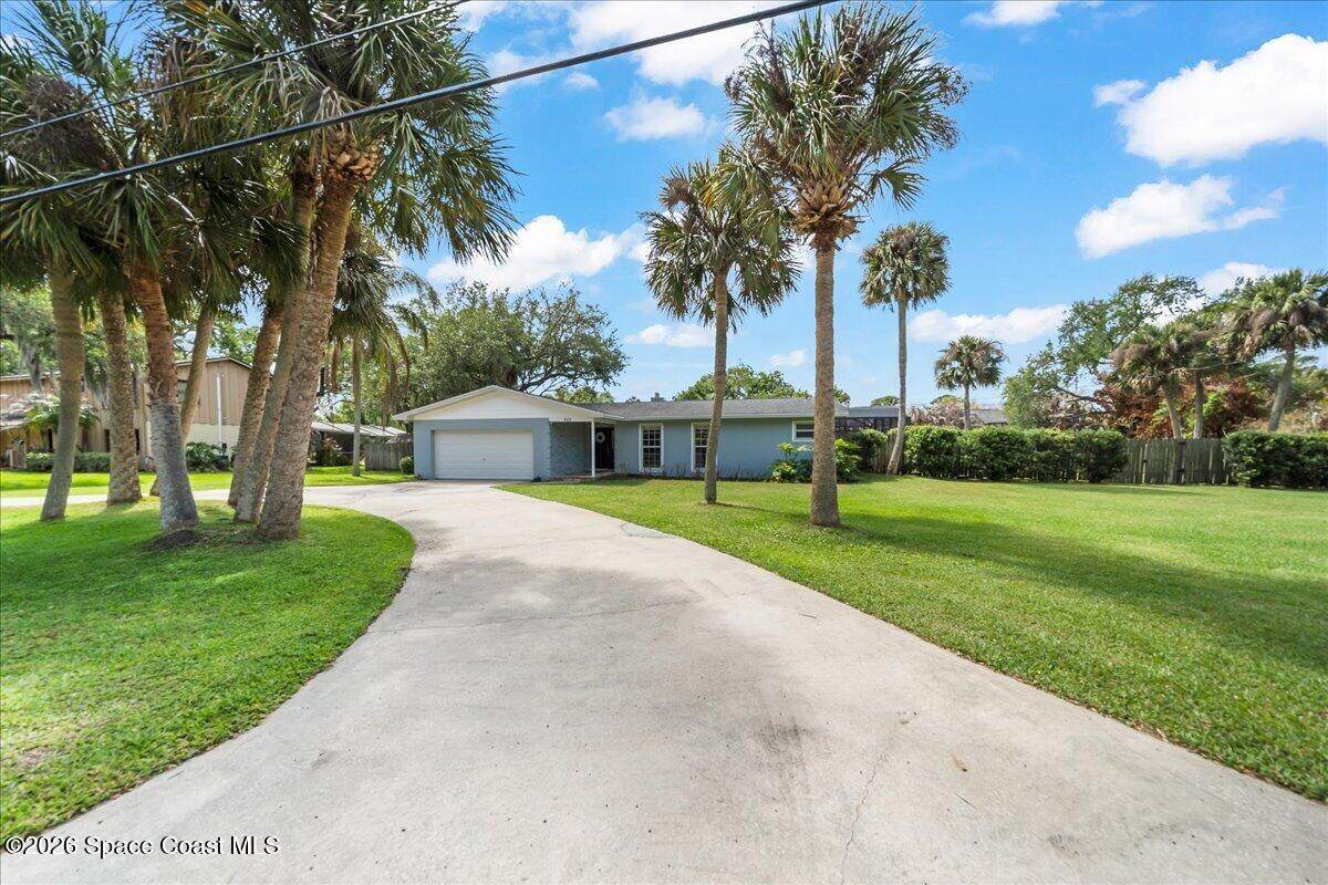 565 Heron Drive - Photo 1