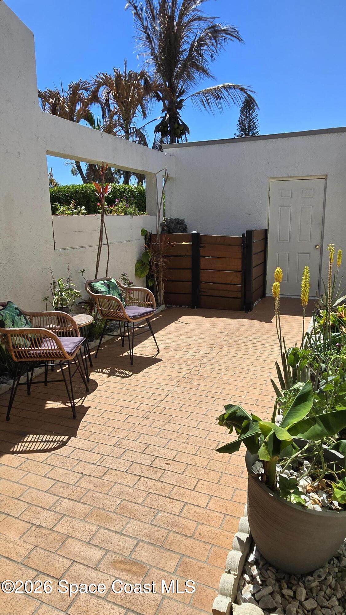 https://bt-photos.global.ssl.fastly.net/spacecoast/orig_boomver_1_1074036-2.jpg