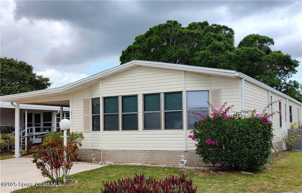 451 Papaya Circle - Photo 1