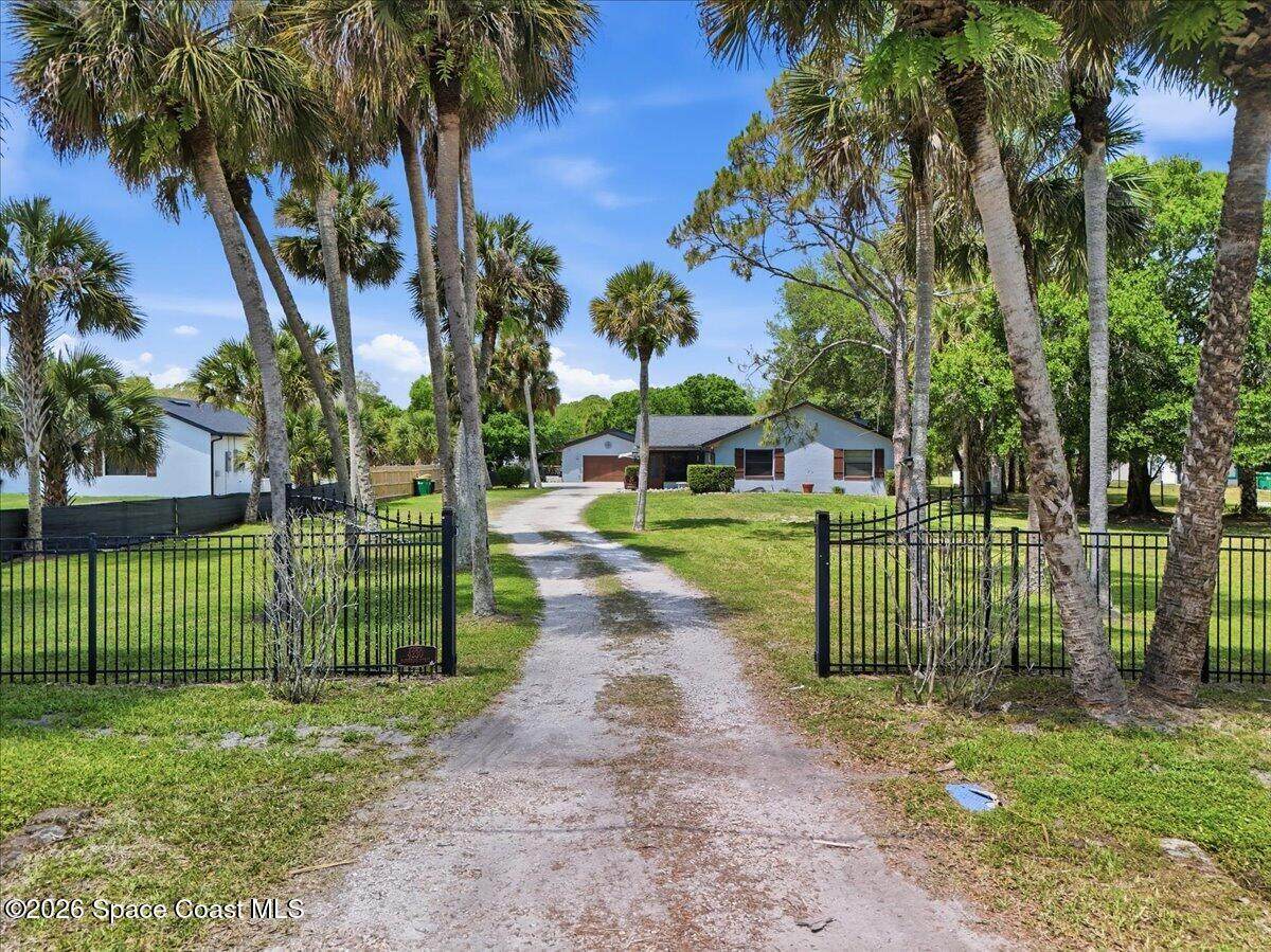 https://bt-photos.global.ssl.fastly.net/spacecoast/orig_boomver_1_1075912-2.jpg