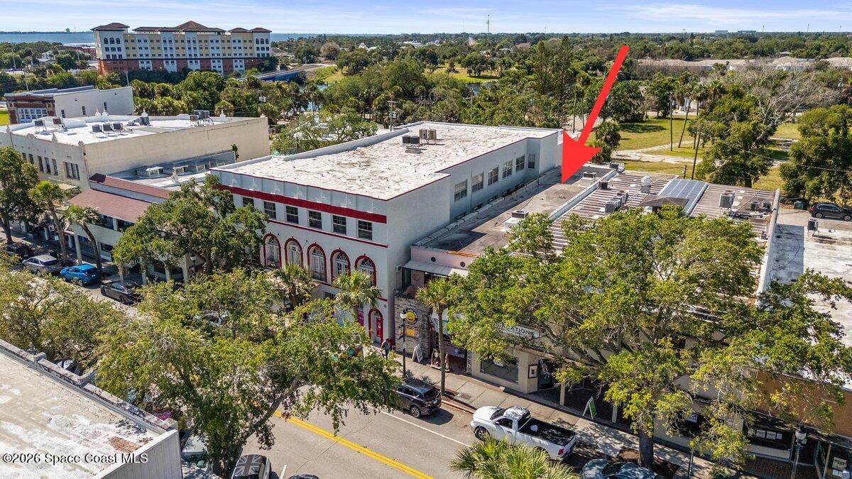 905 New Haven Avenue - Photo 1