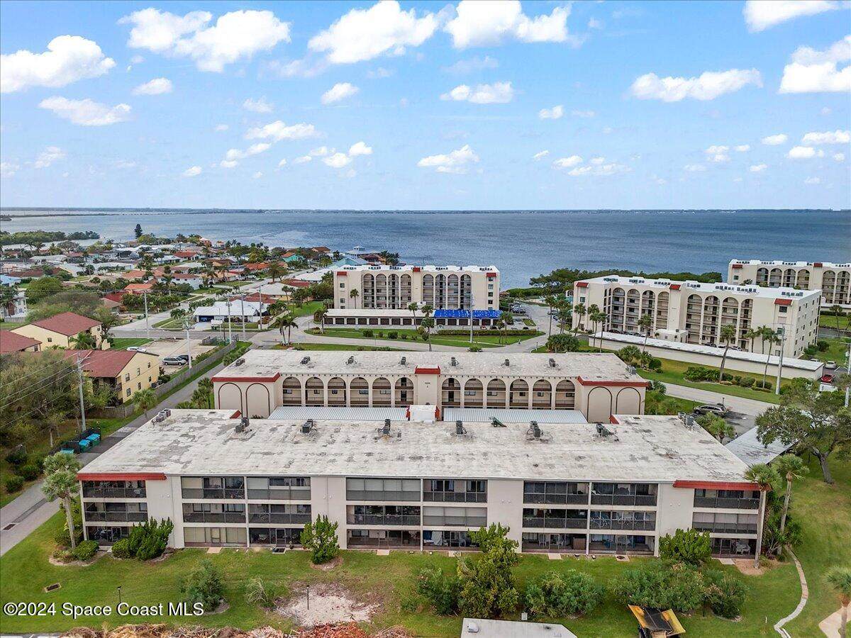 5800 Banana River Boulevard - Photo 1