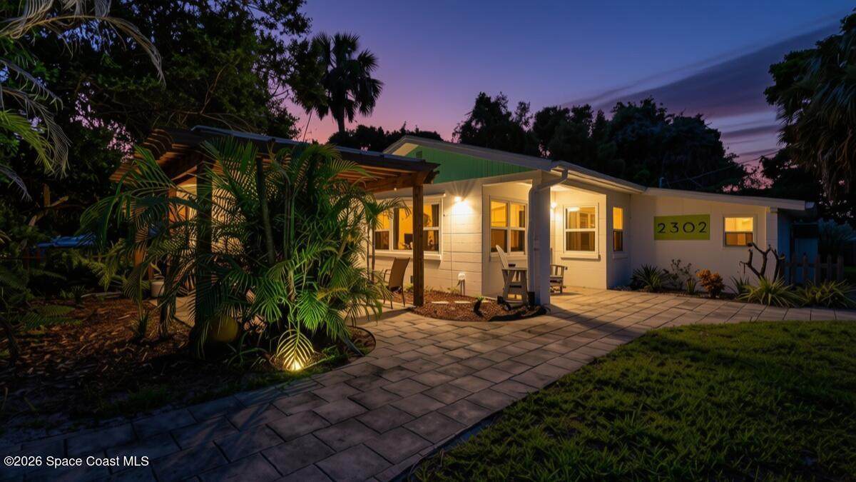 https://bt-photos.global.ssl.fastly.net/spacecoast/orig_boomver_1_1080917-2.jpg