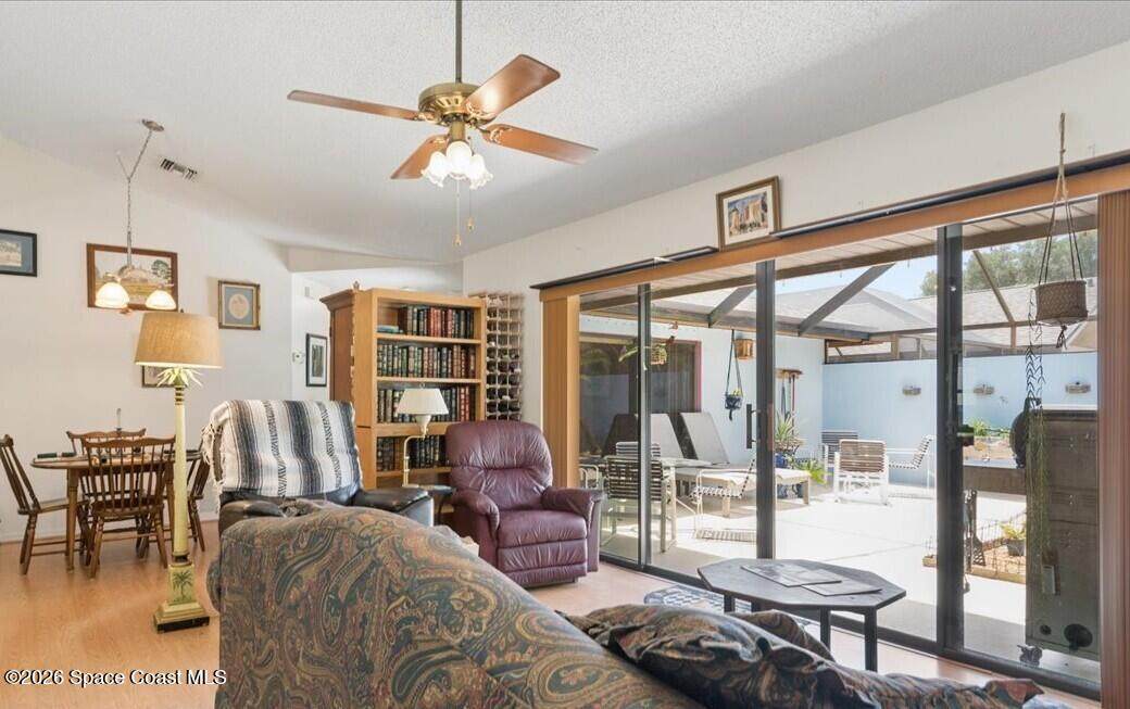 https://bt-photos.global.ssl.fastly.net/spacecoast/orig_boomver_1_1082340-2.jpg