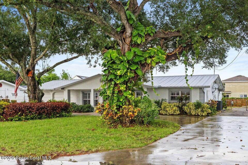 https://bt-photos.global.ssl.fastly.net/spacecoast/orig_boomver_1_1083942-2.jpg