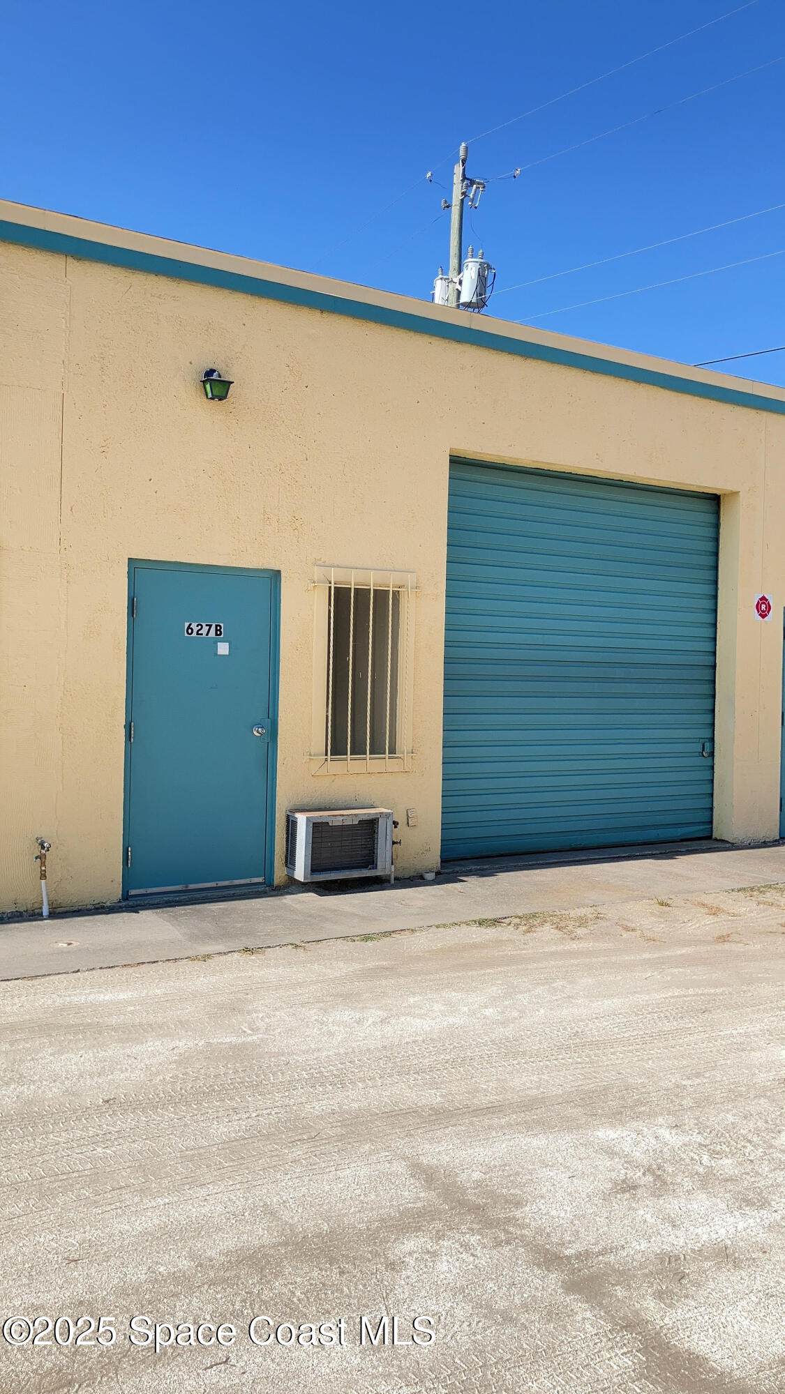 633a Childre Avenue - Photo 1