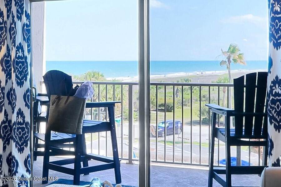https://bt-photos.global.ssl.fastly.net/spacecoast/1280_boomver_1_1086045-2.jpg