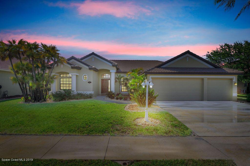 582 Oceanside Boulevard - Photo 1