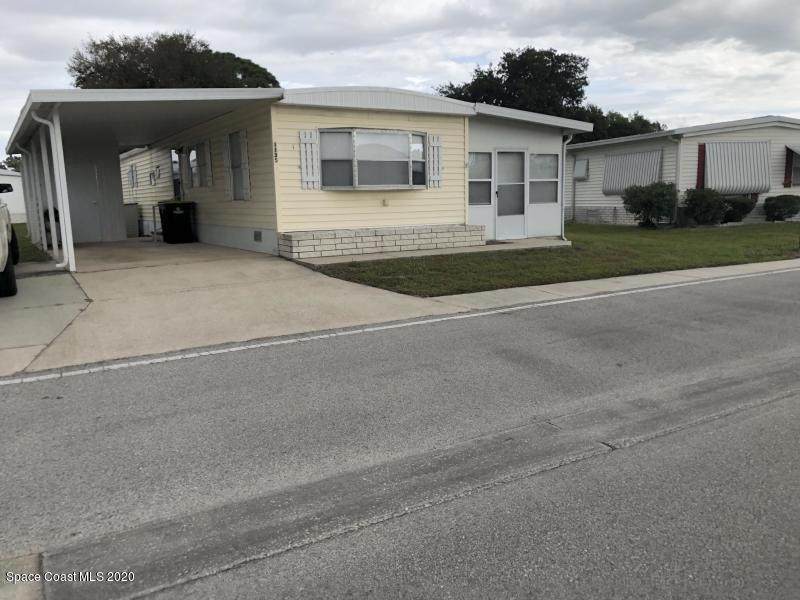 1135 Center Lane - Photo 1