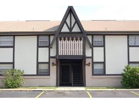 104 Preston Lane - Photo 1