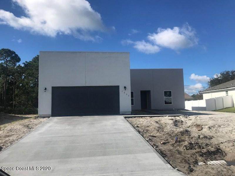 924 Armstrong Road - Photo 1