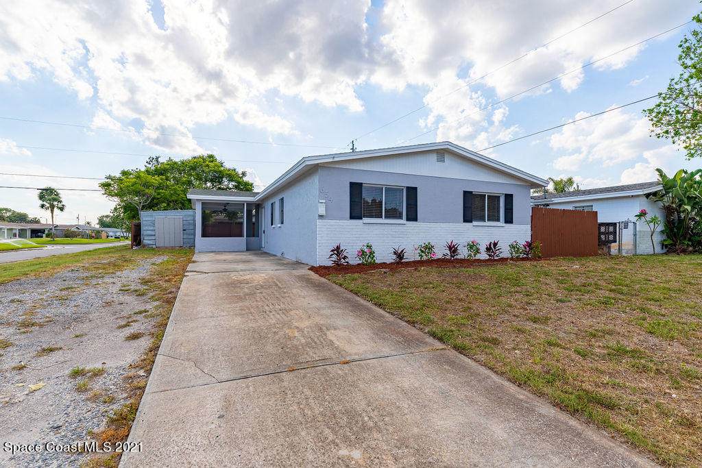 654 Teak Drive - Photo 1