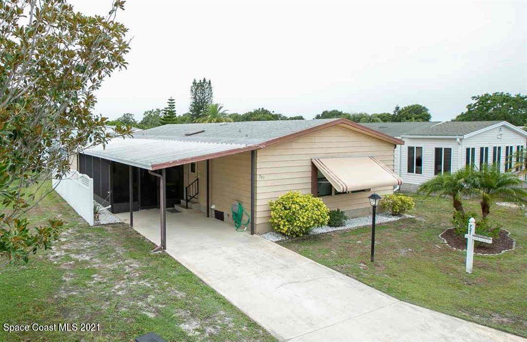 721 Oleander Circle - Photo 1