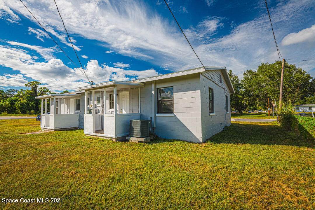 909 Gilbert Street - Photo 1