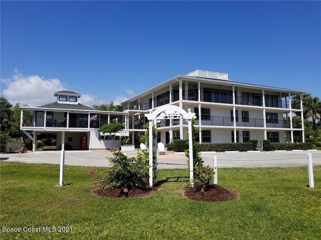 607 Davis Street - Photo 1