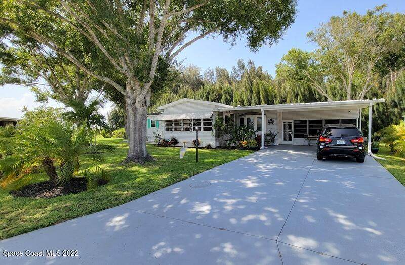 481 Papaya Circle - Photo 1