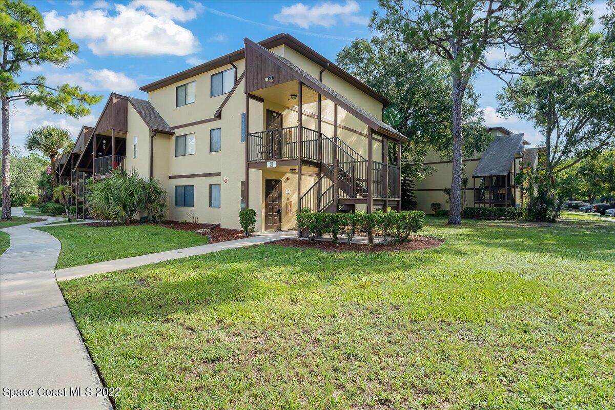 7820 Shadowood Drive - Photo 1