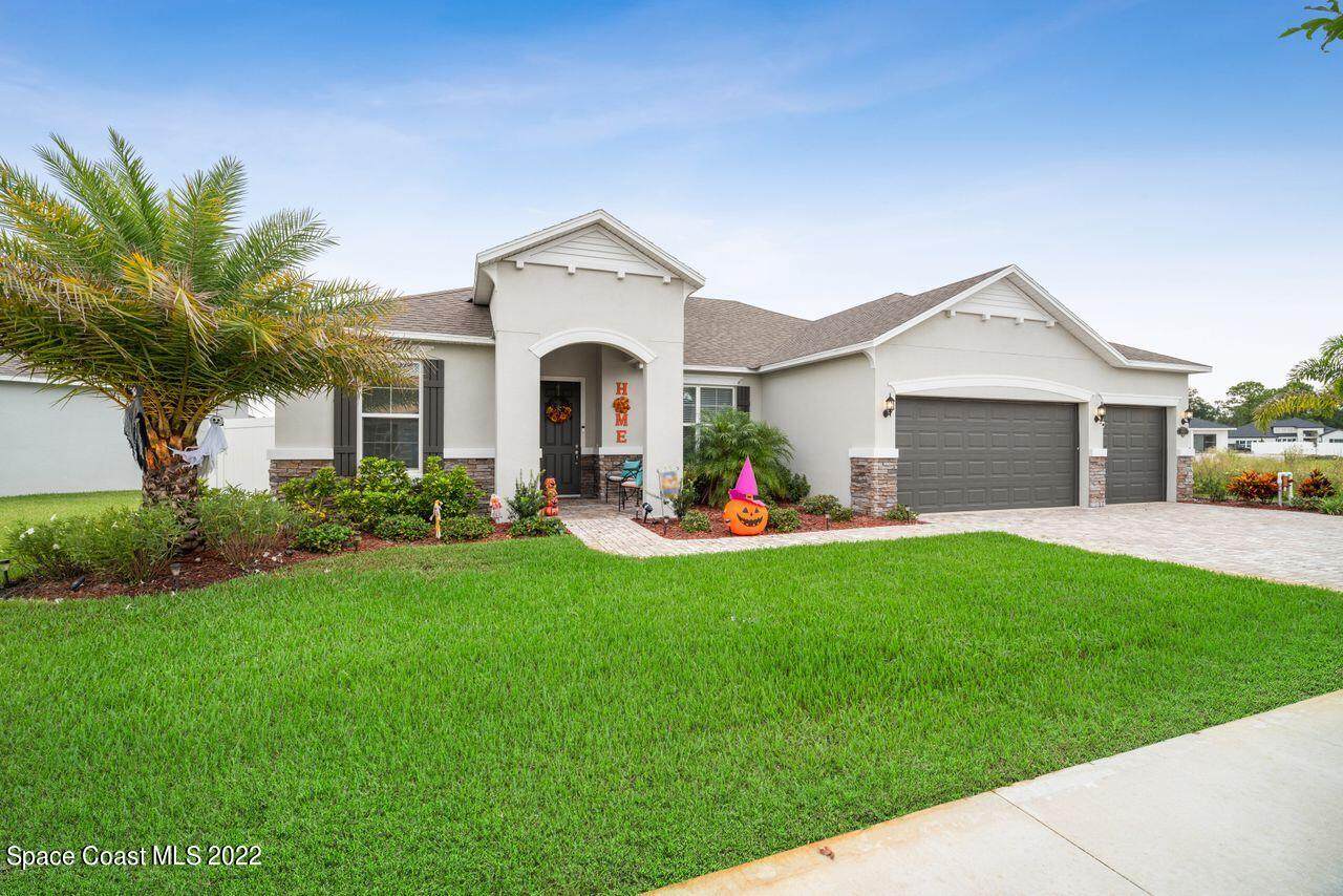 1903 Crossbill Drive - Photo 1