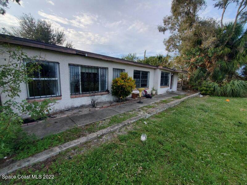 730 Thomas Lane - Photo 1