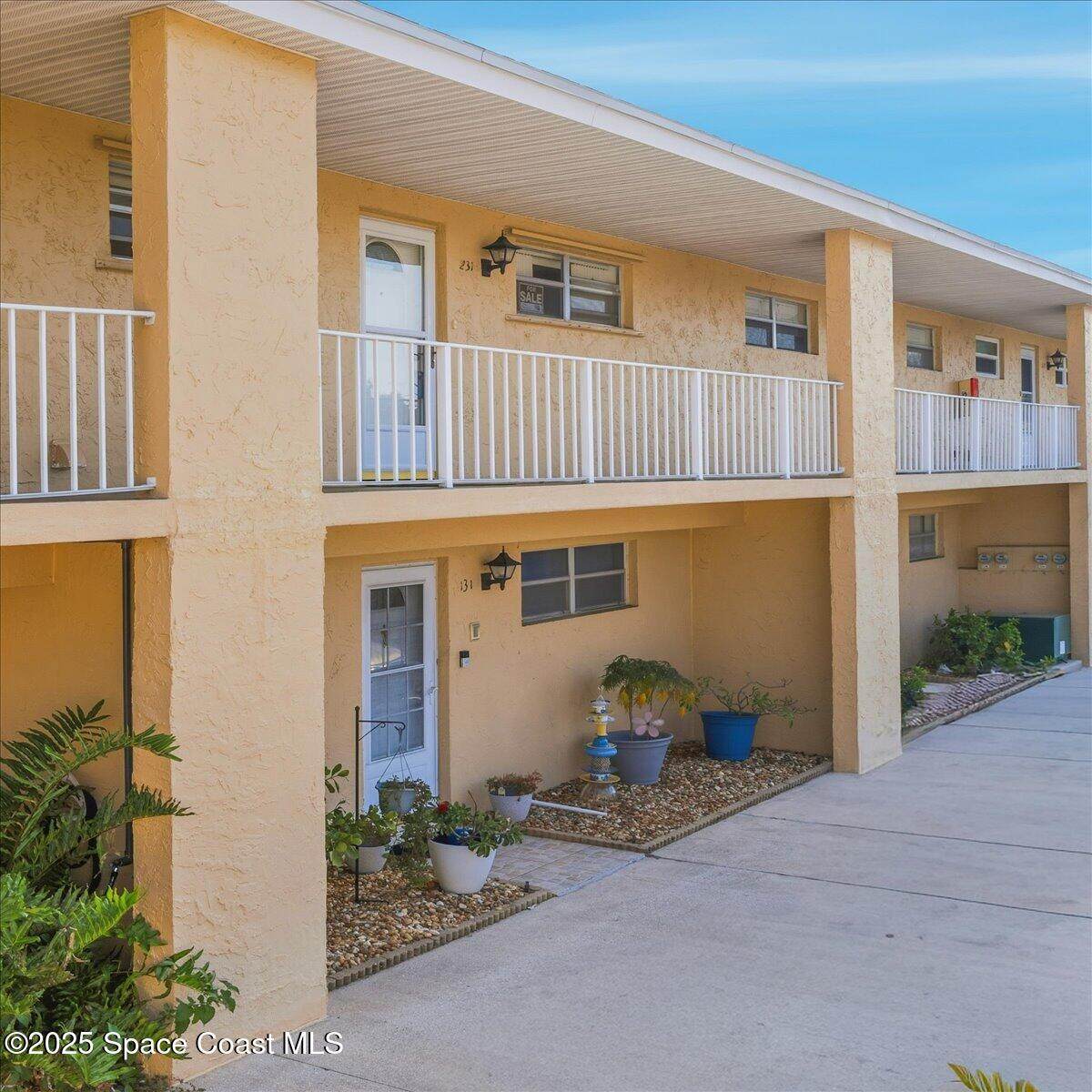 2135 Courtenay Parkway - Photo 1