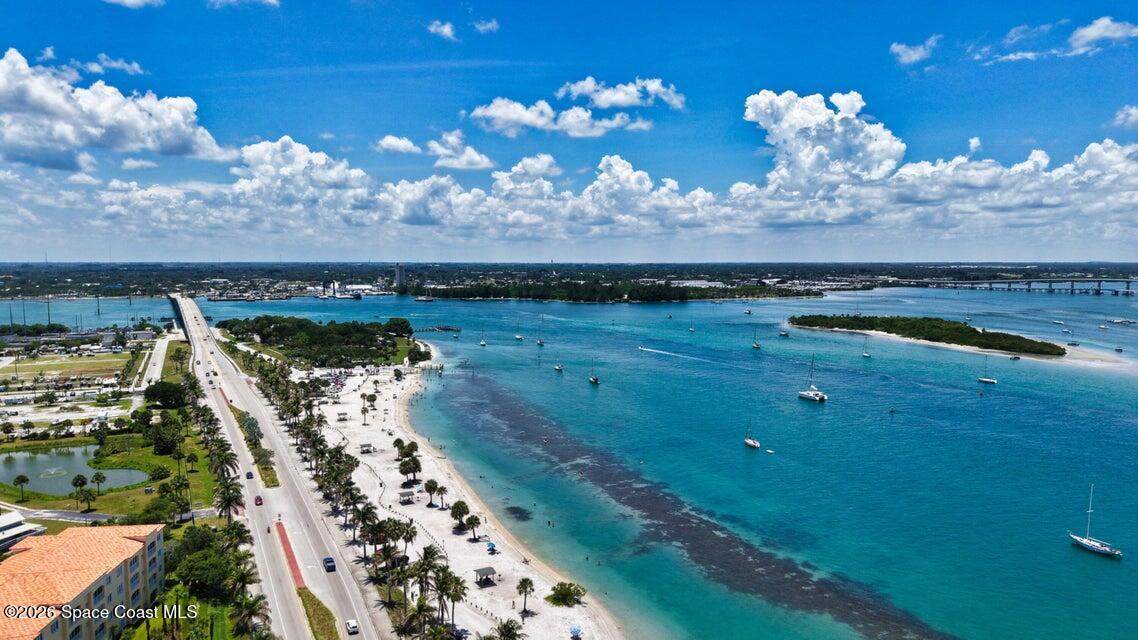 https://bt-photos.global.ssl.fastly.net/spacecoast/orig_boomver_2_1060879-2.jpg