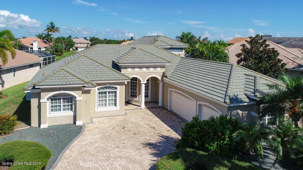 272 Flanders Drive - Photo 1