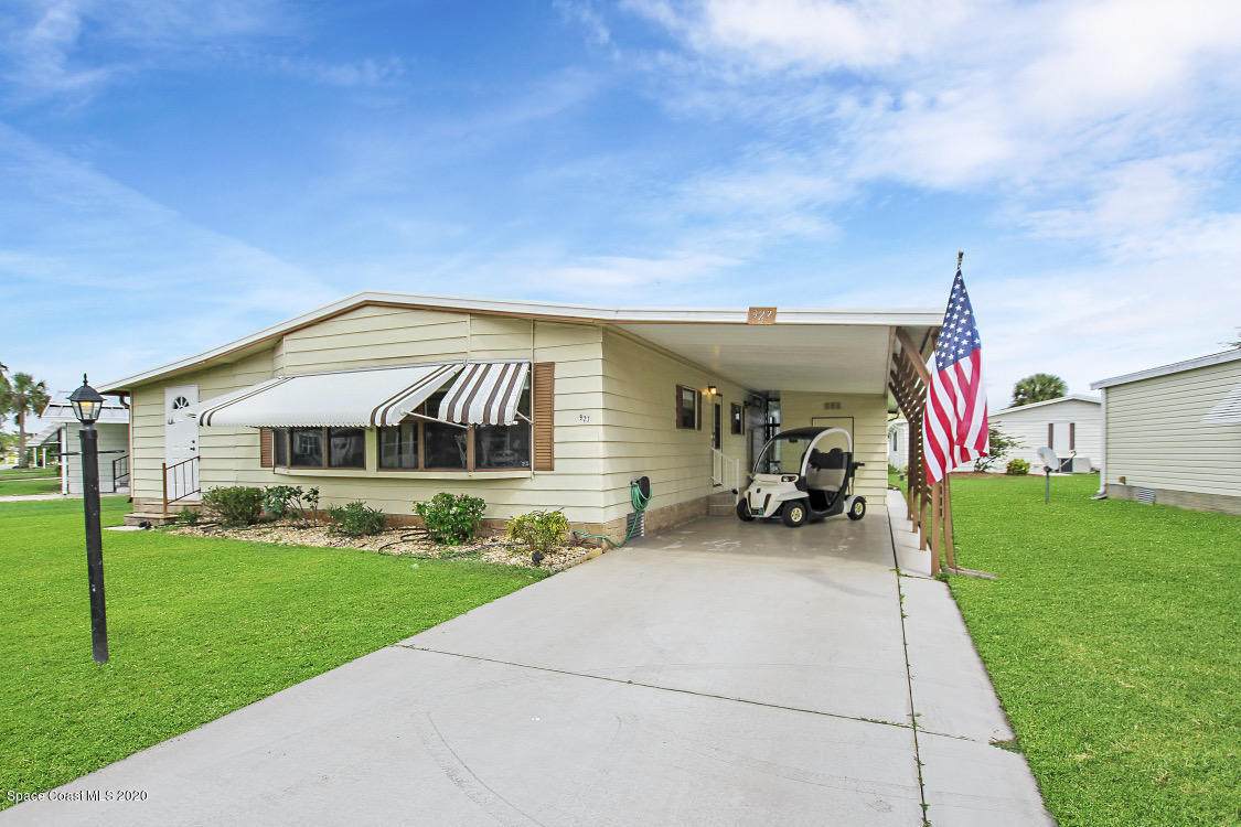 927 Hyacinth Circle - Photo 1