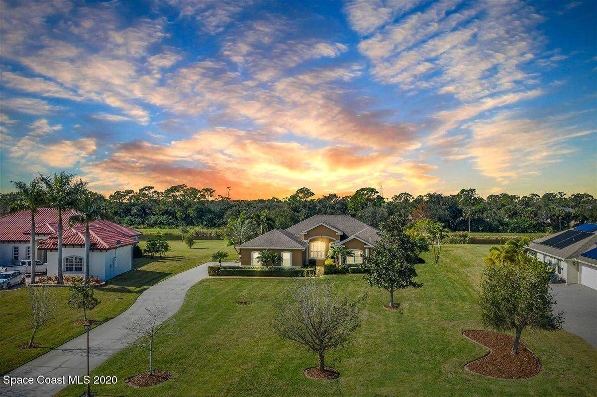 5196 Royal Paddock Way - Photo 1
