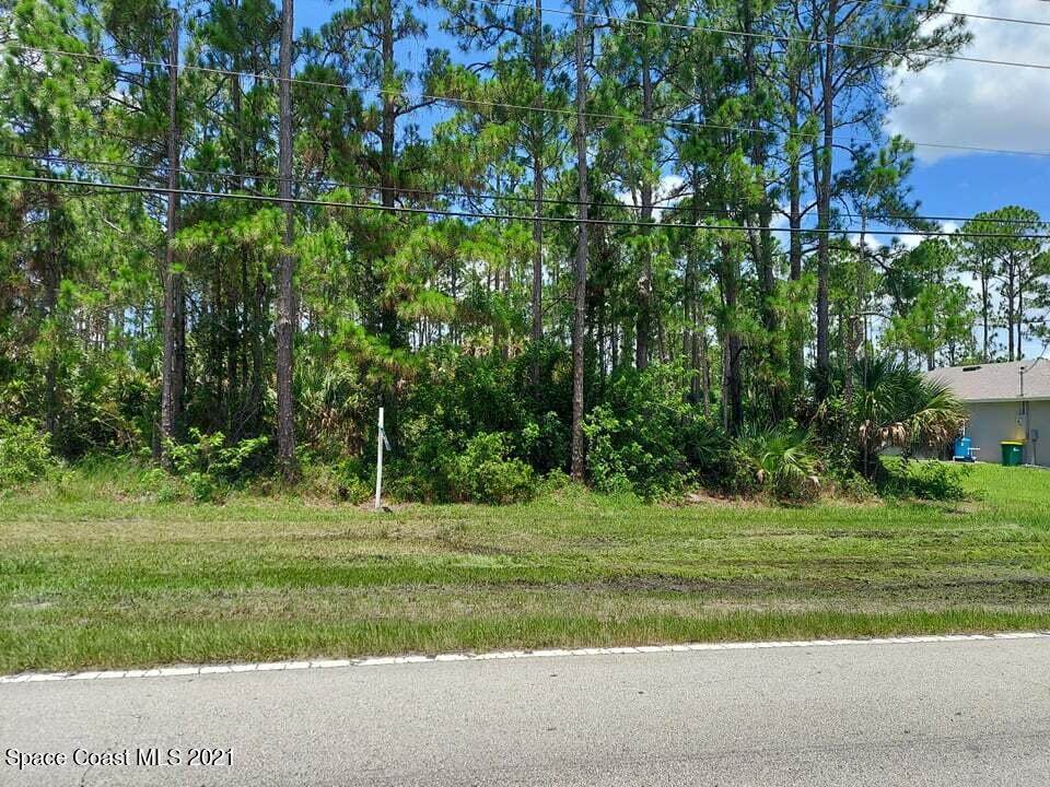 2664 De Groodt Road - Photo 1