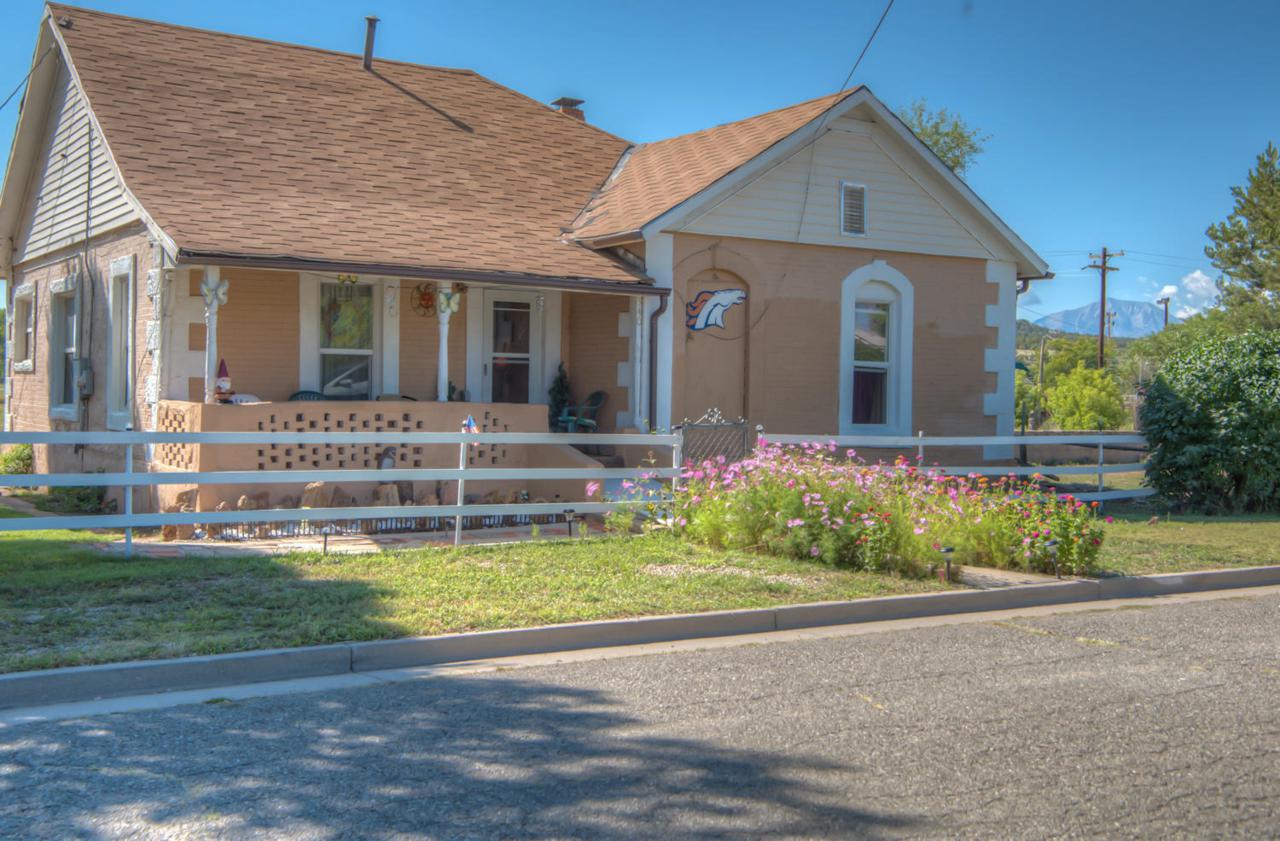 340 8th St - Photo 1