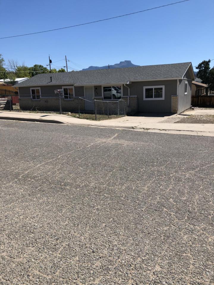 502 White Ave - Photo 1