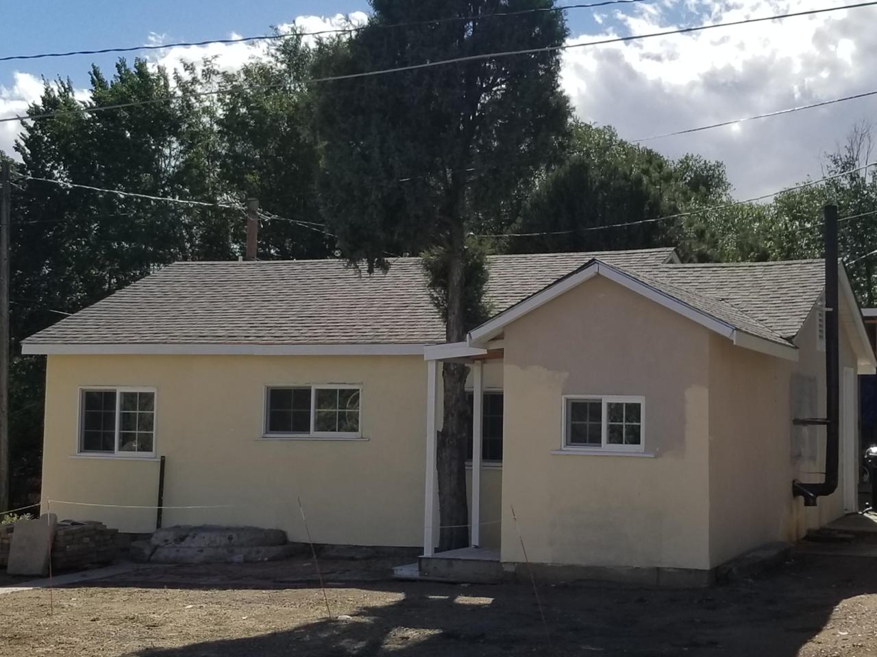 303 Hendren Ave - Photo 1