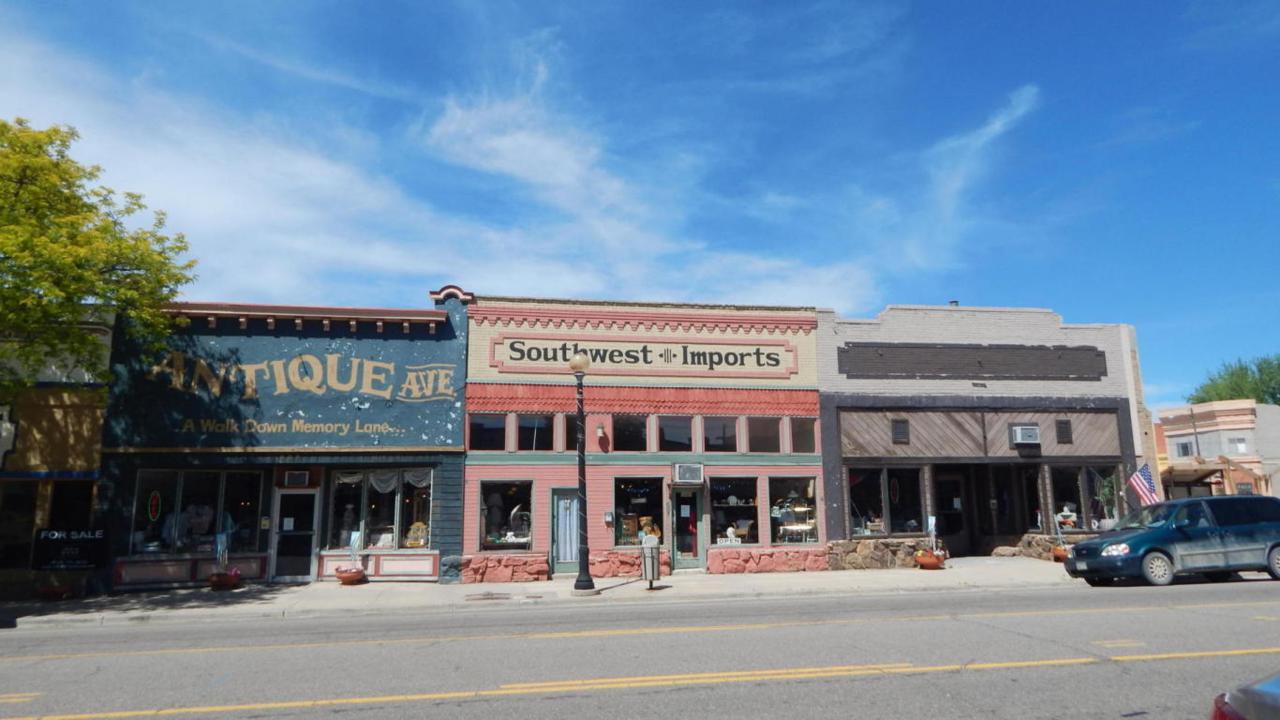 607 Main St - Photo 1
