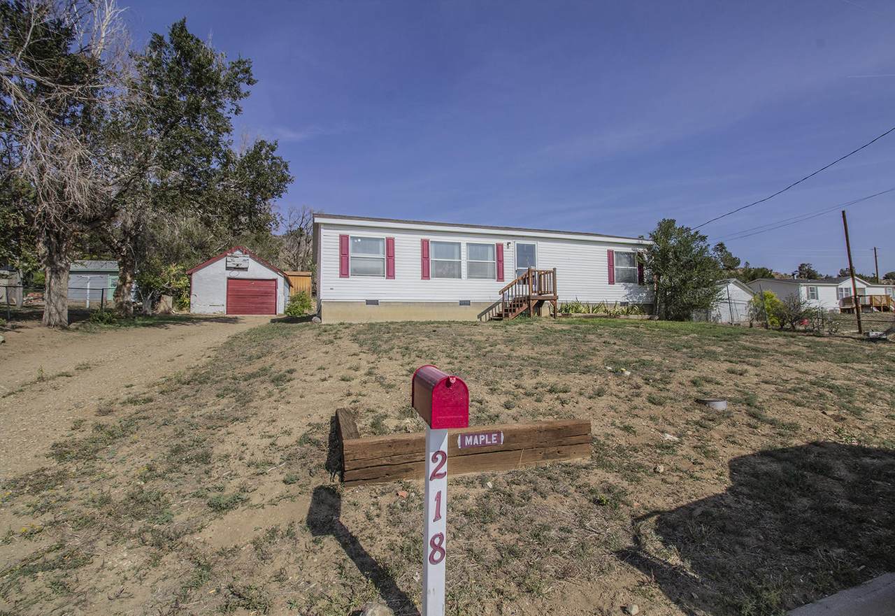 218 Maple St - Photo 1