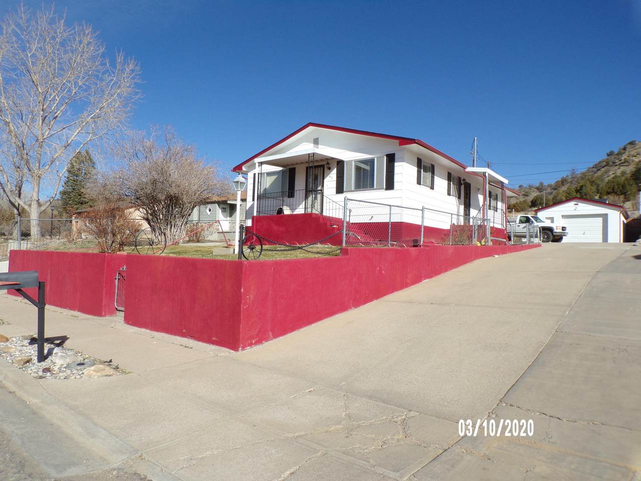611 Topeka - Photo 1
