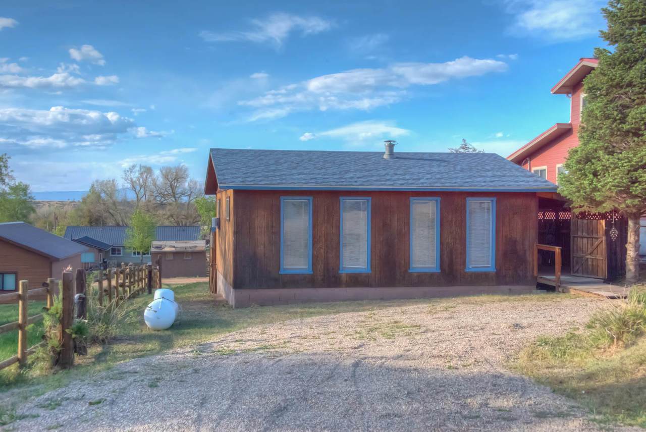 405 Field Ave - Photo 1