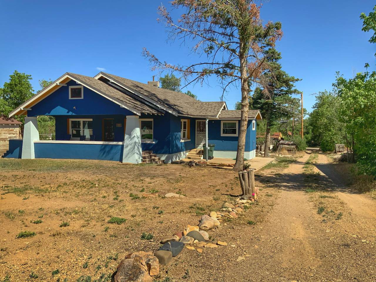 715 Kansas Ave - Photo 1