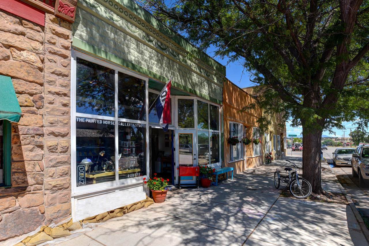206 Main St - Photo 1
